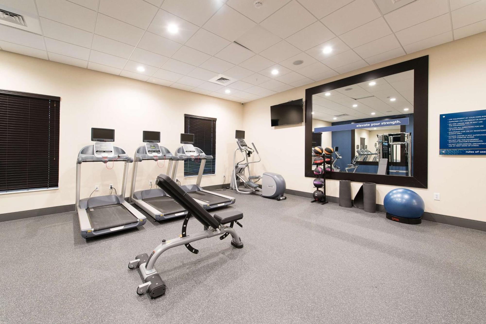 Hampton Inn And Suites Fayetteville, Nc Bagian luar foto